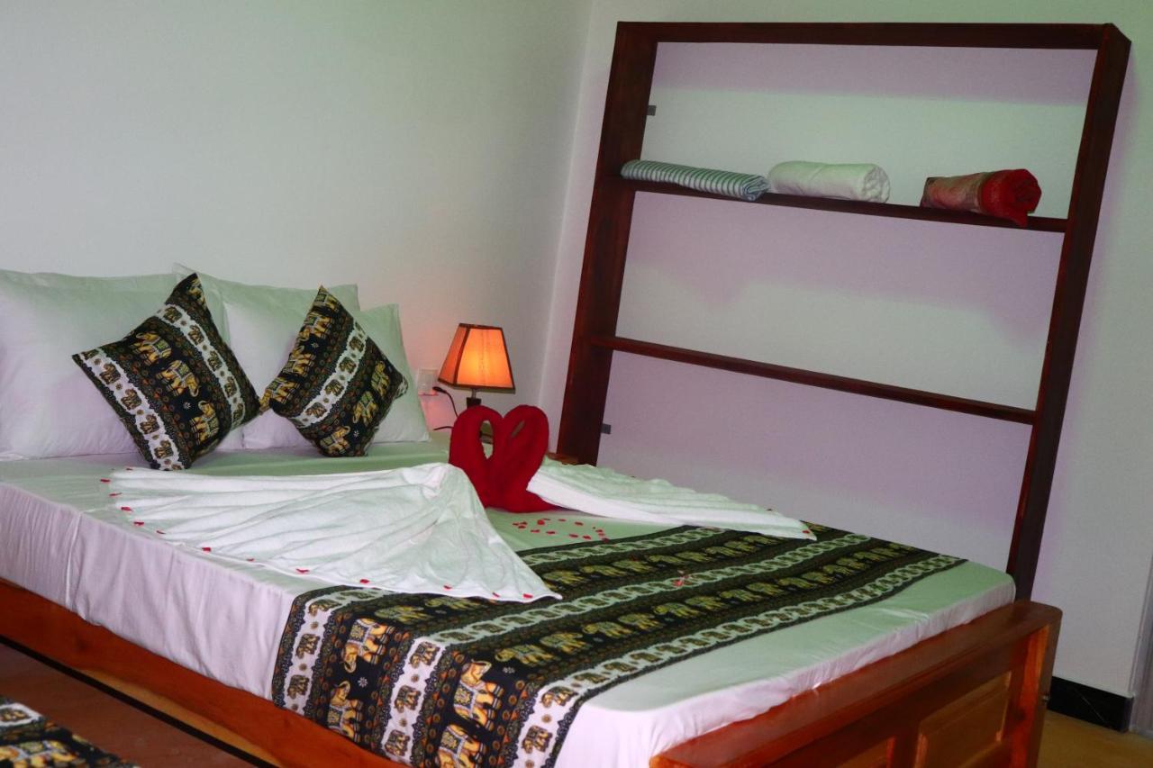Relax Beach House Tangalle Exterior foto