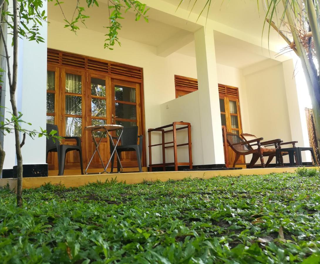 Relax Beach House Tangalle Exterior foto